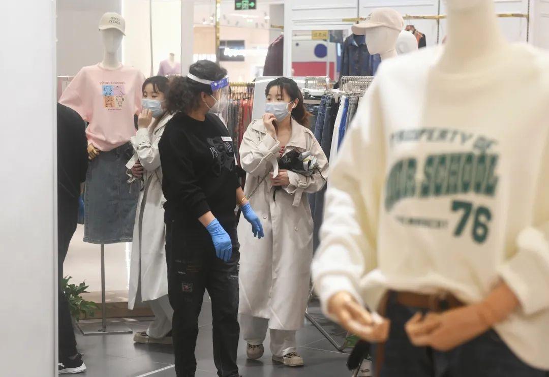 环球港、天安千树、印象城……魔都商场一个个在重启！你能出门逛逛了吗？