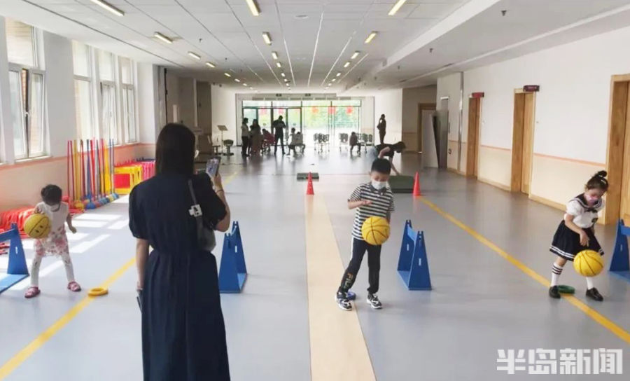 小嫩芽，欢迎你！花样跳绳、拍球大比拼……青岛南京路小学新生报名趣味多