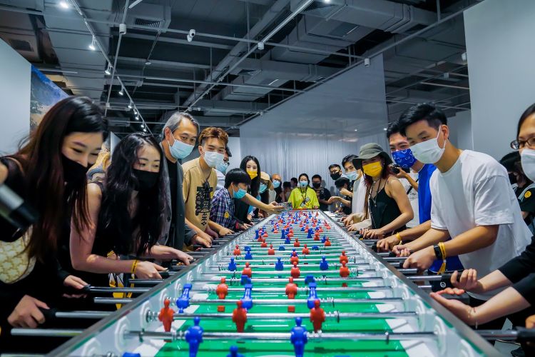 一根香蕉价值15万美金,莫瑞吉奥卡特兰香蕉