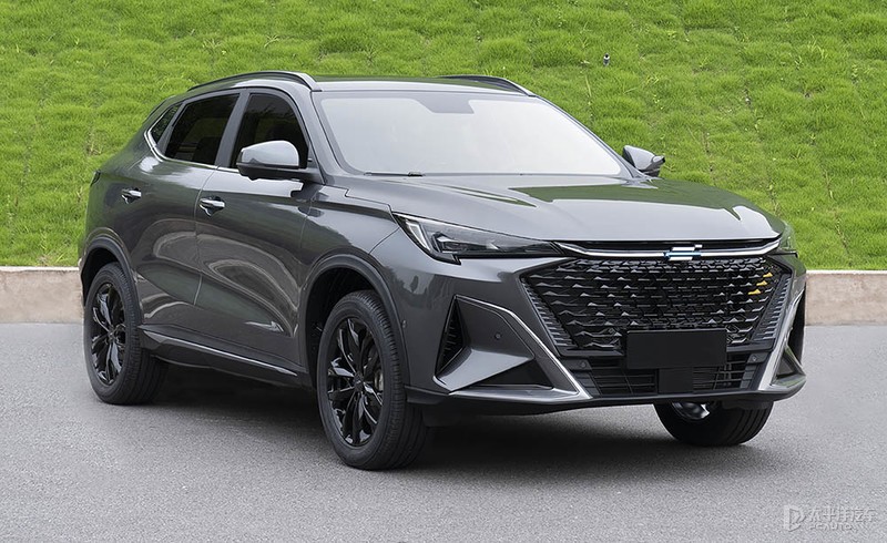 全新哈弗h6混动版,2021款第三代哈弗h6和缤智比较