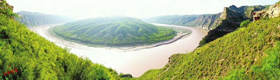 万里黄河千百回妩媚最是第一湾
