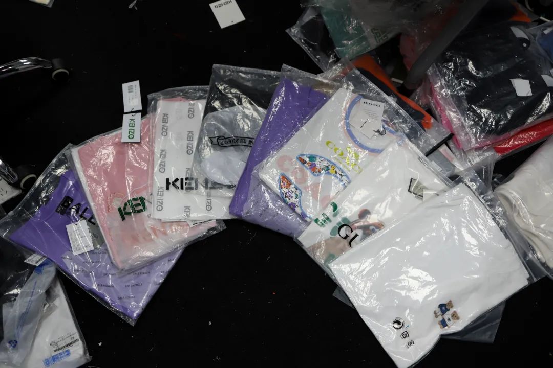 公安机关严查带货直播,民警积极参加公安部直播带货活动