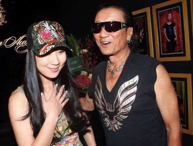 85岁谢贤获封金像奖影帝,85岁谢贤获影帝视频