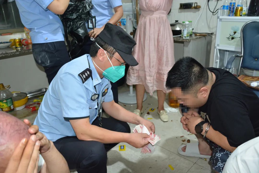 为什么没人的店顾客不敢进,这家店为什么吸引不了顾客上门