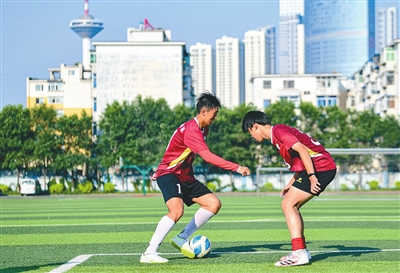 一个少年的足球梦,一名普通体育教师的篮球梦