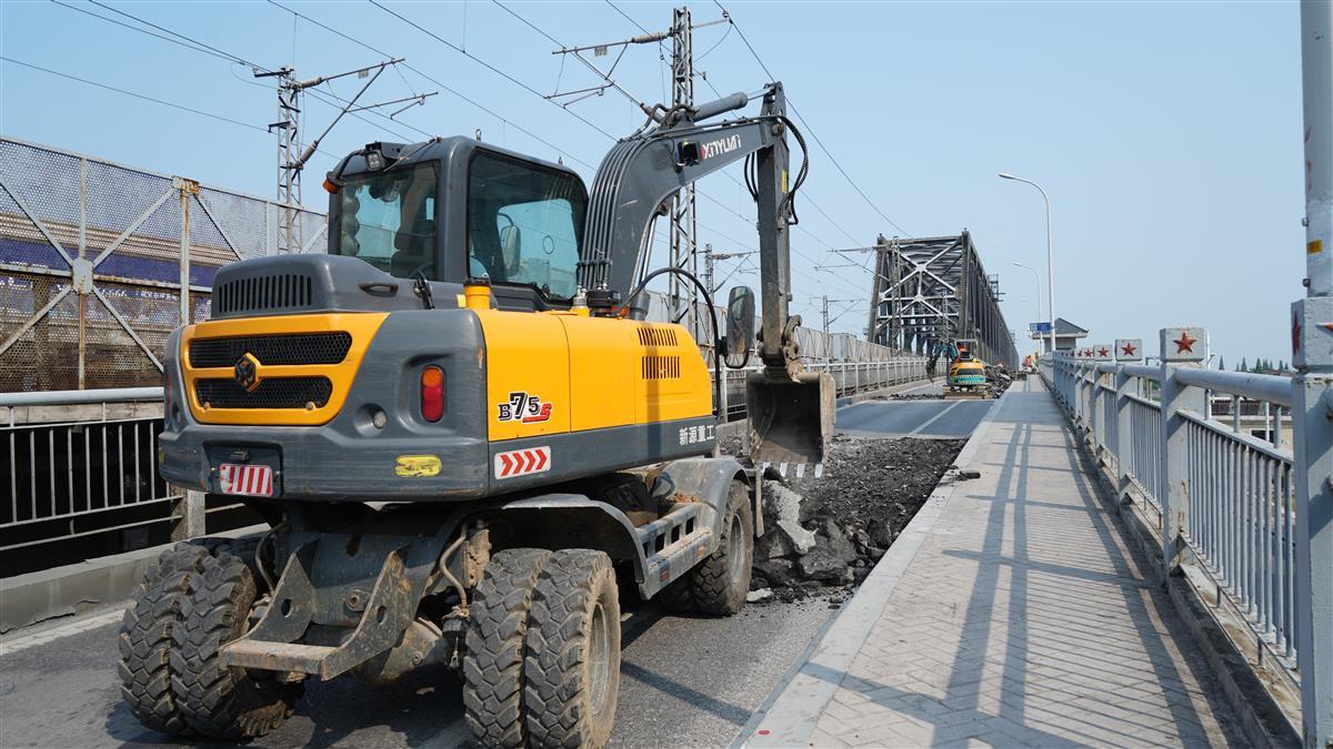 安康汉江一桥施工,汉江第一桥何时开工