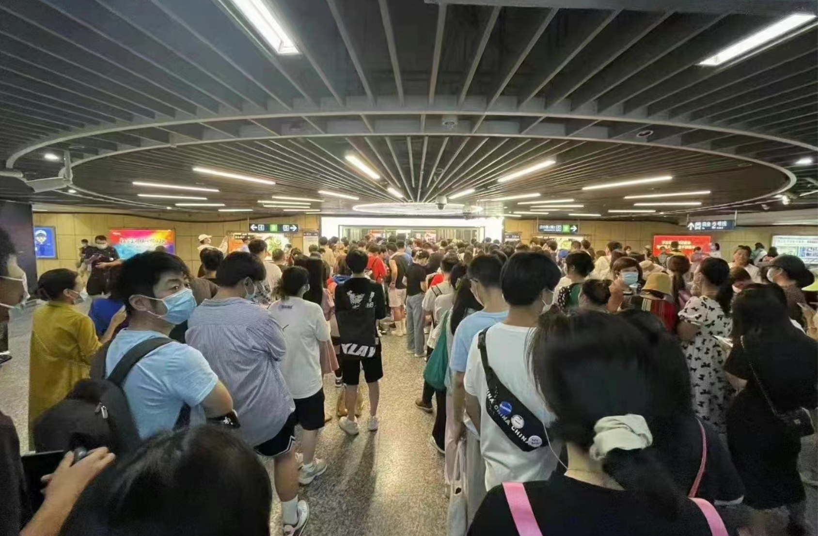 200元一杯的茶颜悦色谁在买,200元一杯的奶茶