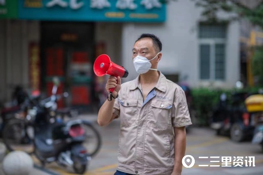 每天很忙一天只睡6个小时,每天工作只休息三个钟