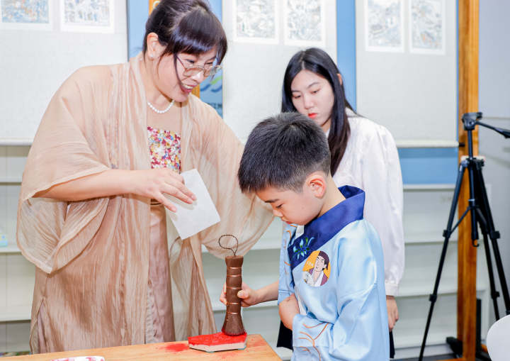 浙江省劳模工匠进校园,工匠劳模进校园