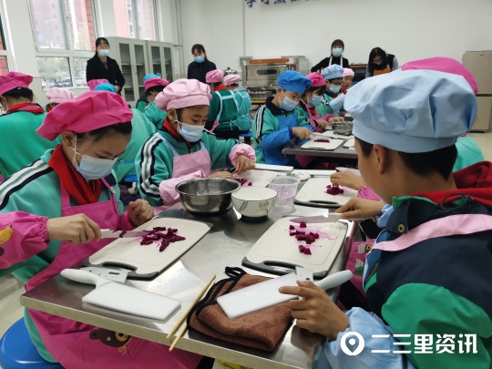 耕耘·我们的教育｜烹饪、古琴、书法……70余种特色社团，让学生全面发展