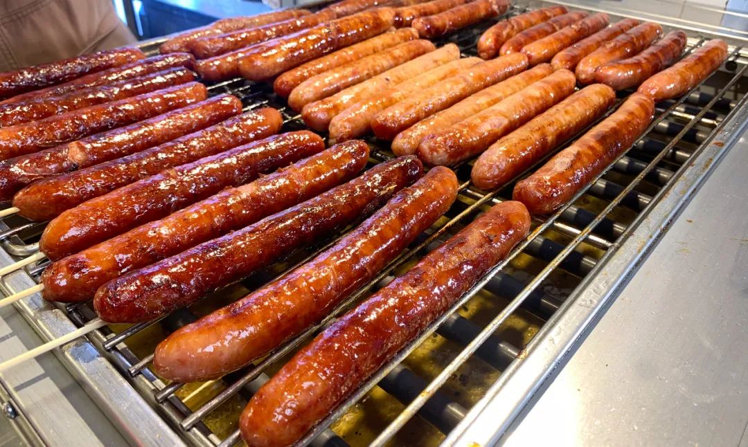 欠债4500万杭州卖烤肠的大叔,欠债4600万大叔卖烤肠赚6亿