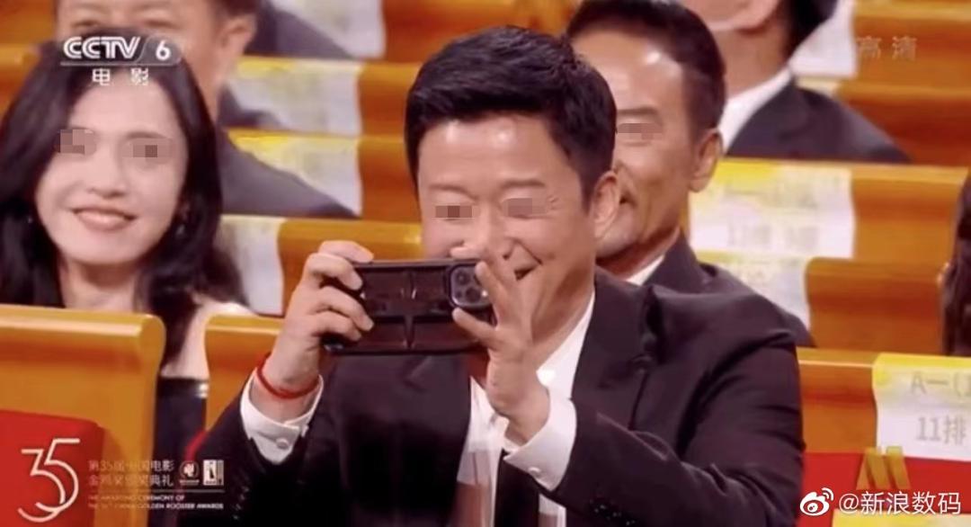 网友看吴京用iphone,吴京用苹果手机引争议