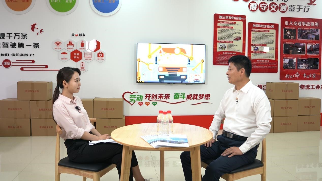 追梦路上丨施文进：为物流插上“智慧的翅膀”