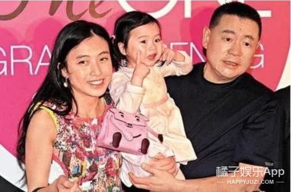 香港女首富甘比晒新照,香港女首富甘比今昔照片对比