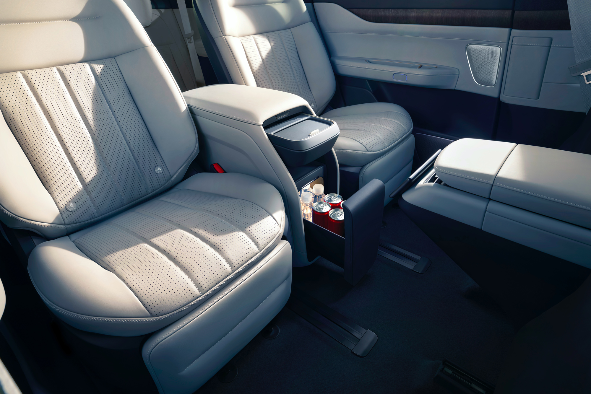 蔚来es8新一代几何大灯,新一代蔚来es8音响