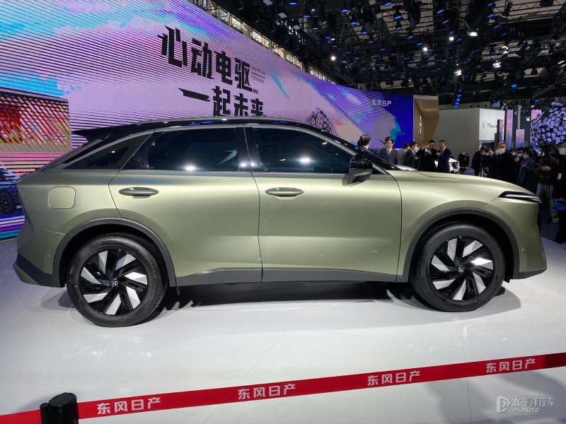 4.4t的宝马x5,4.4t的宝马x5m加多少号汽油