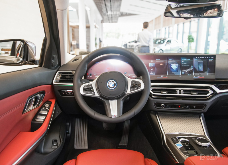 同级20-30万元纯电豪华轿车怎么选,想选一款空间好的车买它准没错