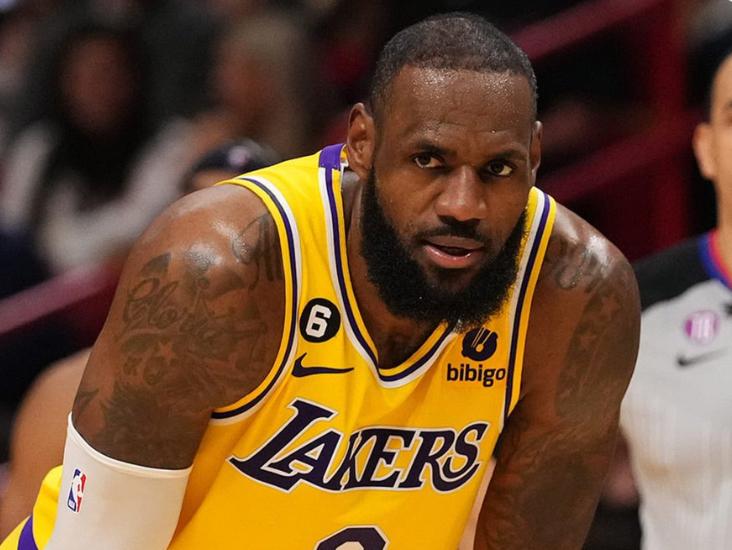 詹姆斯杜兰特票王,詹姆斯成全明星票王比库里高多少