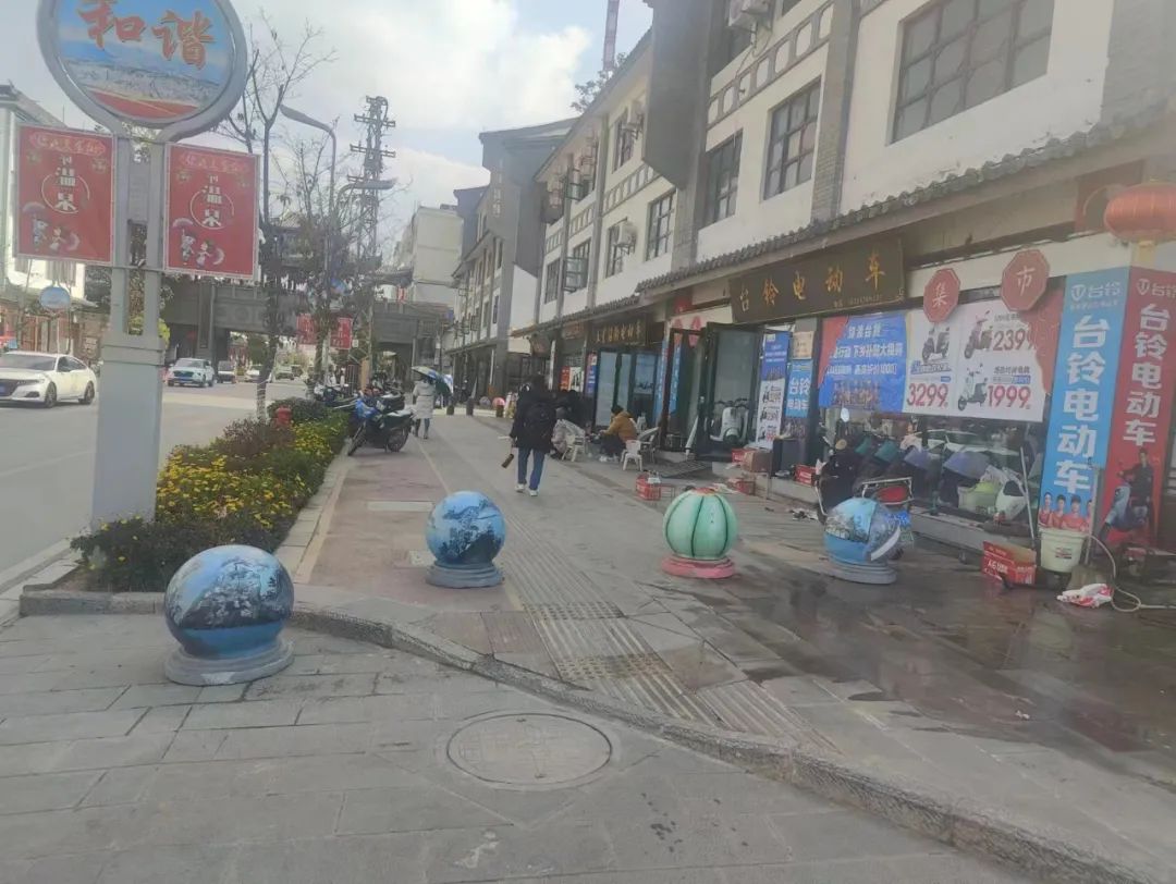 城市管理曝光台“红黑榜”