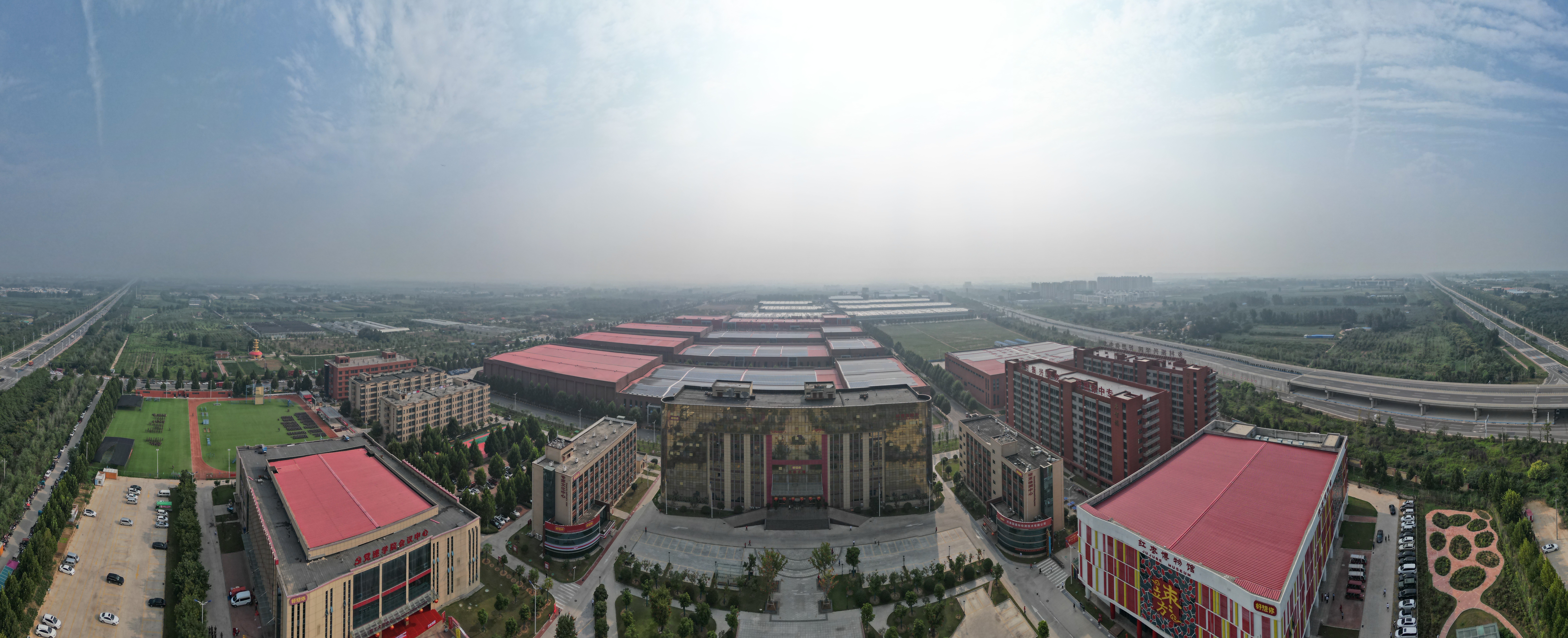 缇庤鲍鍚嶅搧瀹ｄ紶,缇庤鲍鍚嶅搧鑸屽皷涓婄殑鏂瑰煄鍛抽亾