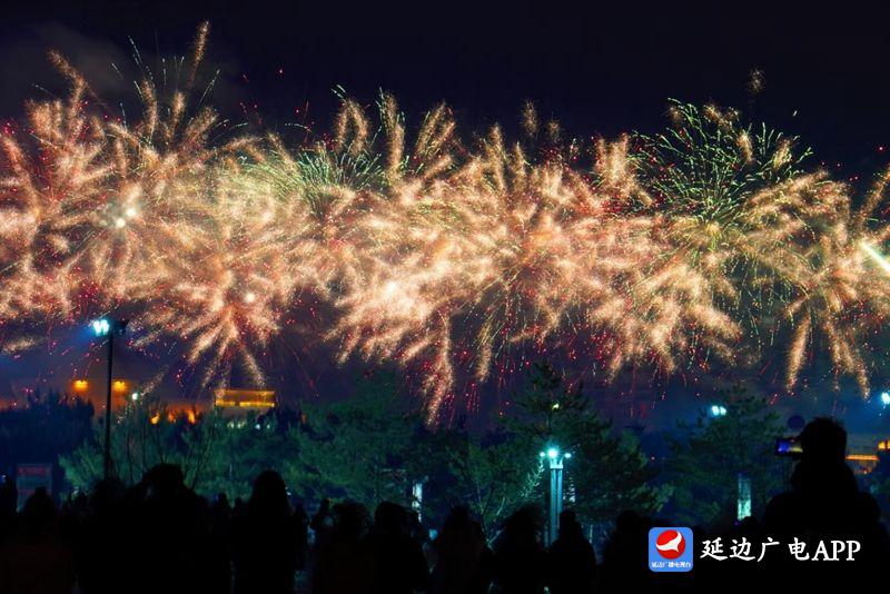 2023不一样的元宵节烟花晚会,正月十五延吉市的元宵节烟火晚会