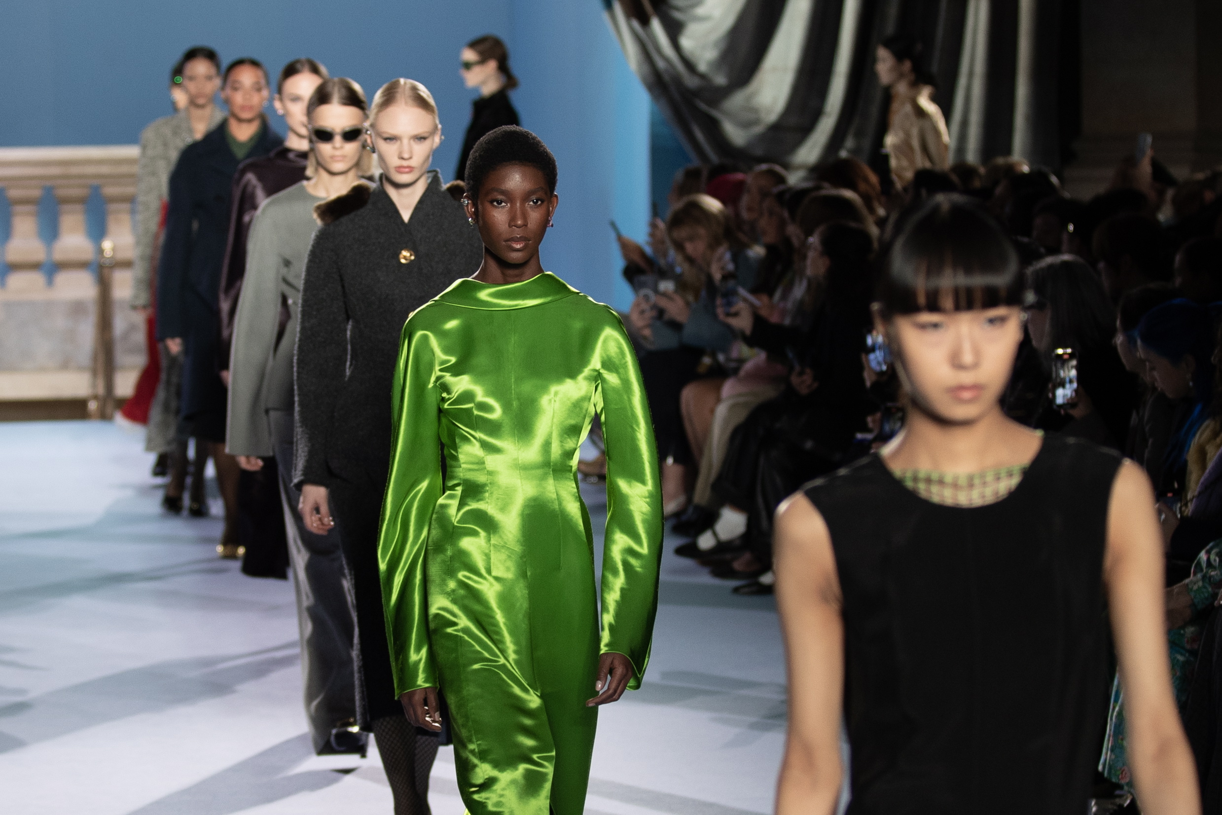 toryburch2023春季走秀,toryburch时装秀场