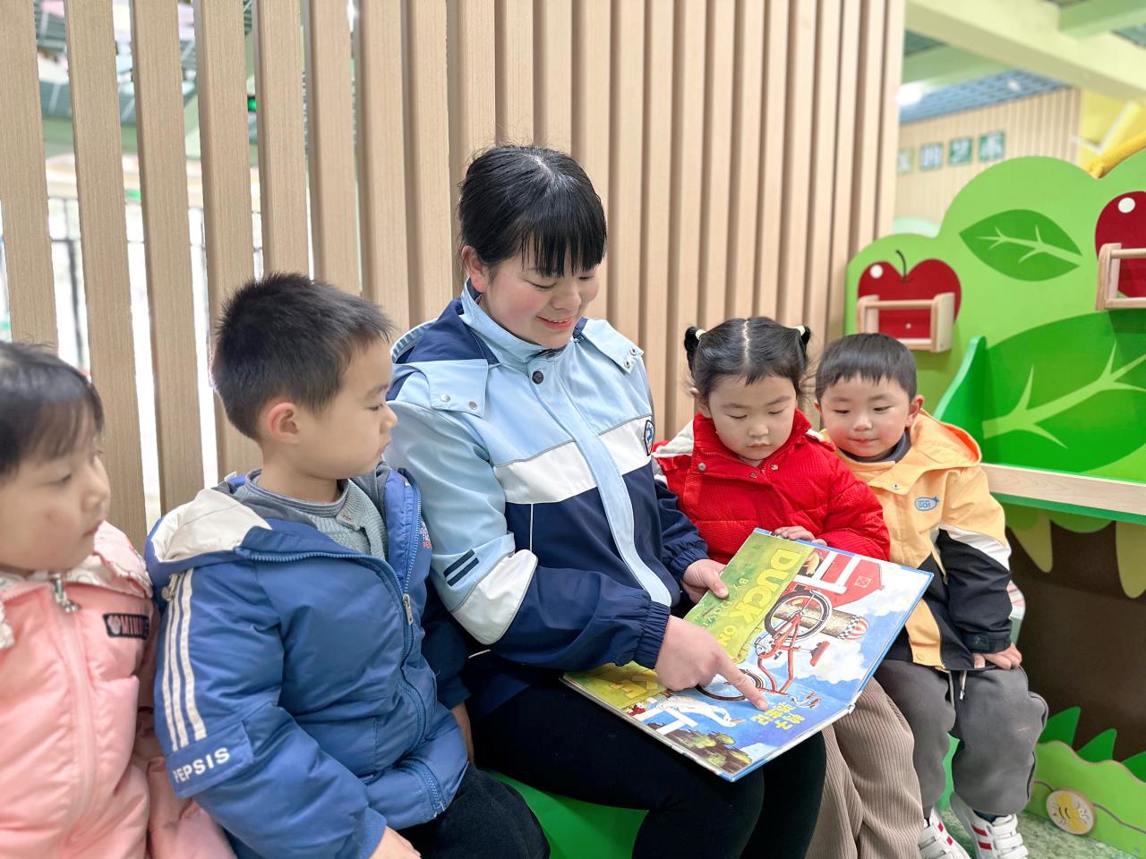 幼儿园教职工行为规范培训,幼儿园教师行为规范的会议