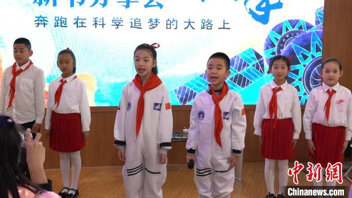 北斗牵我的手征文,北斗牵着我的手征文范文