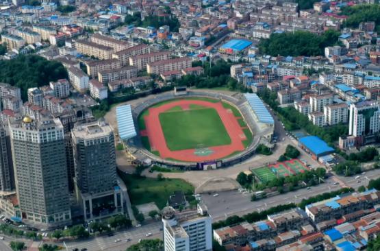 体育中心全民健身动起来,动起来全民健身有氧运动