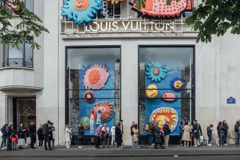 越涨越买饰品黄金价格创新高,奢侈品触底反弹