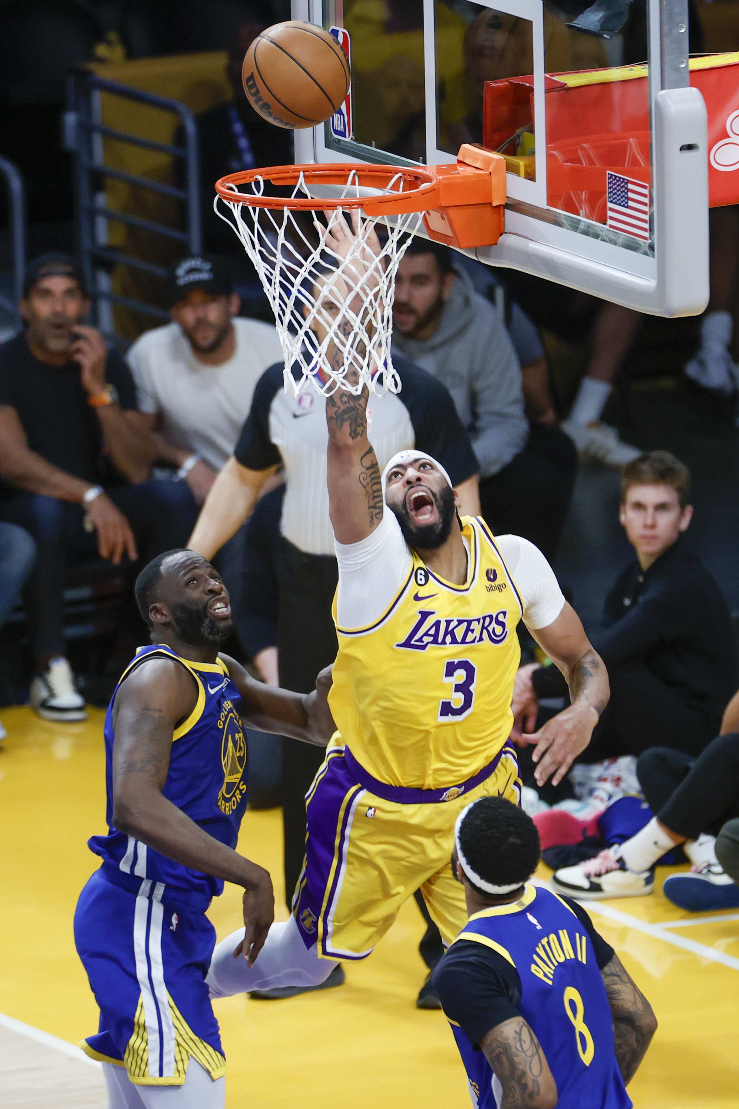 nba常规赛湖人坐镇主场迎战勇士,nba勇士胜湖人队