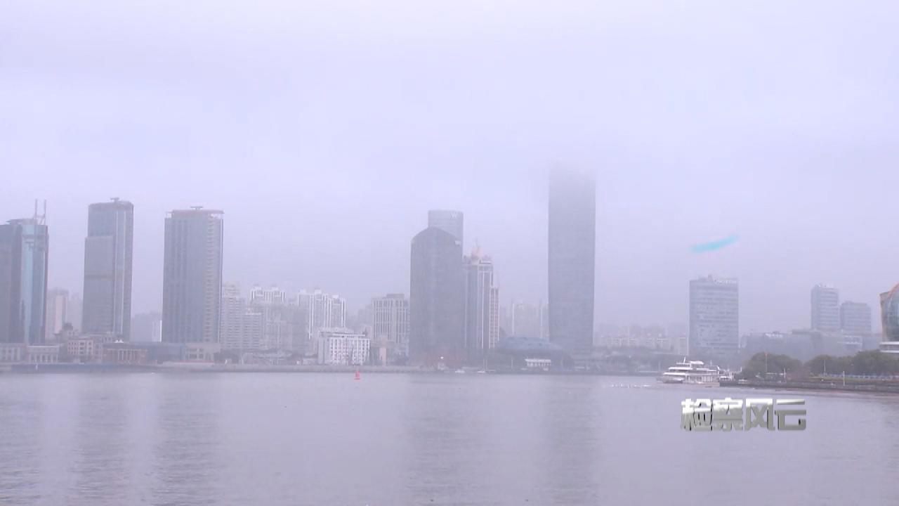 男子利用平台漏洞敛财80万被捕,上海男子非法经营获利百万被抓