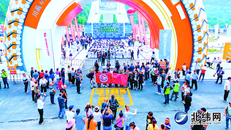 千里川藏线启程在雅安