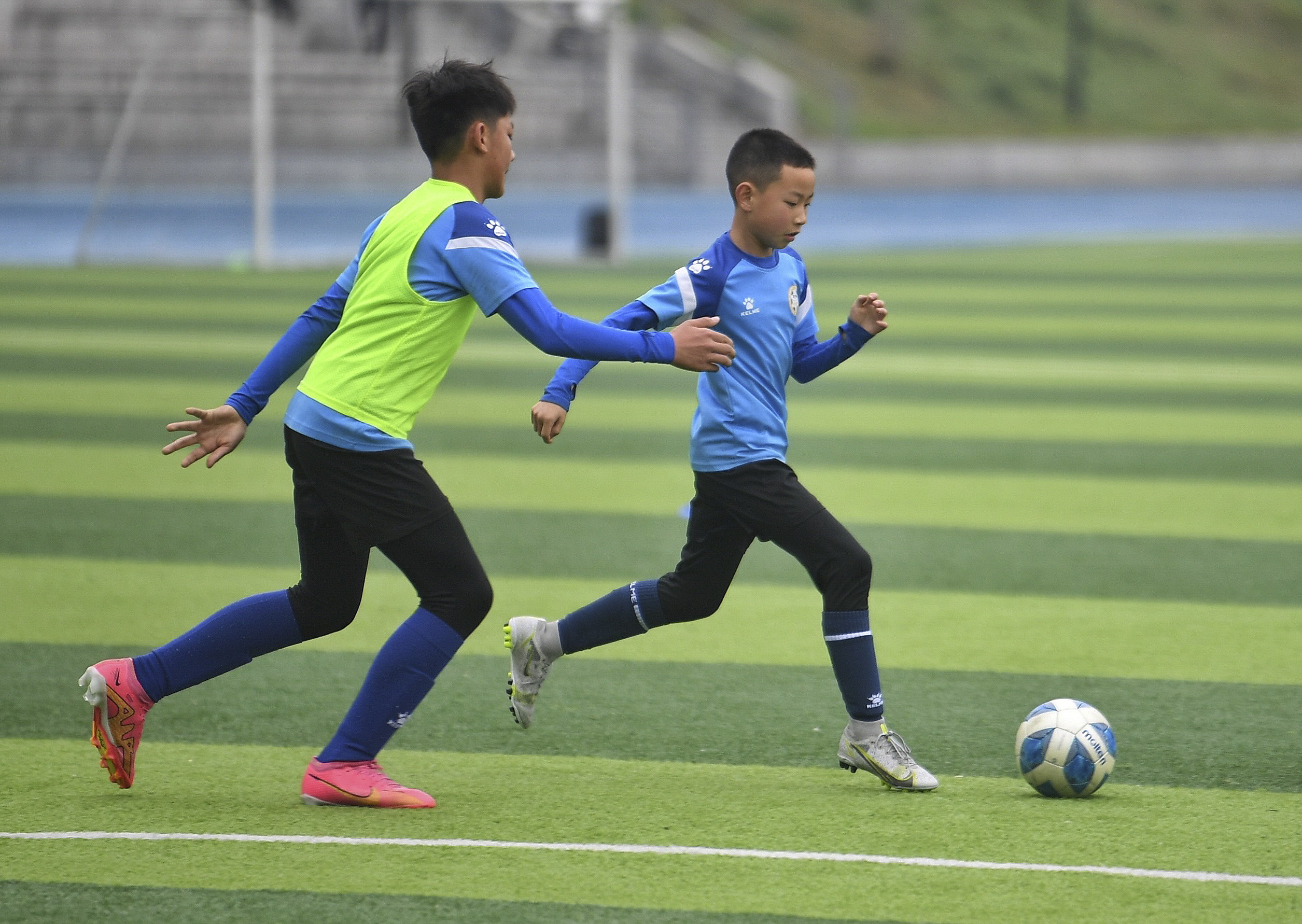 大凉山云端上的足球小将,足球小将大凉山