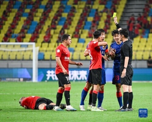 中超成都蓉城胜长春亚泰,中超成都蓉城队对上海