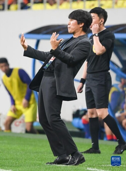 中超成都蓉城胜长春亚泰,中超成都蓉城队对上海