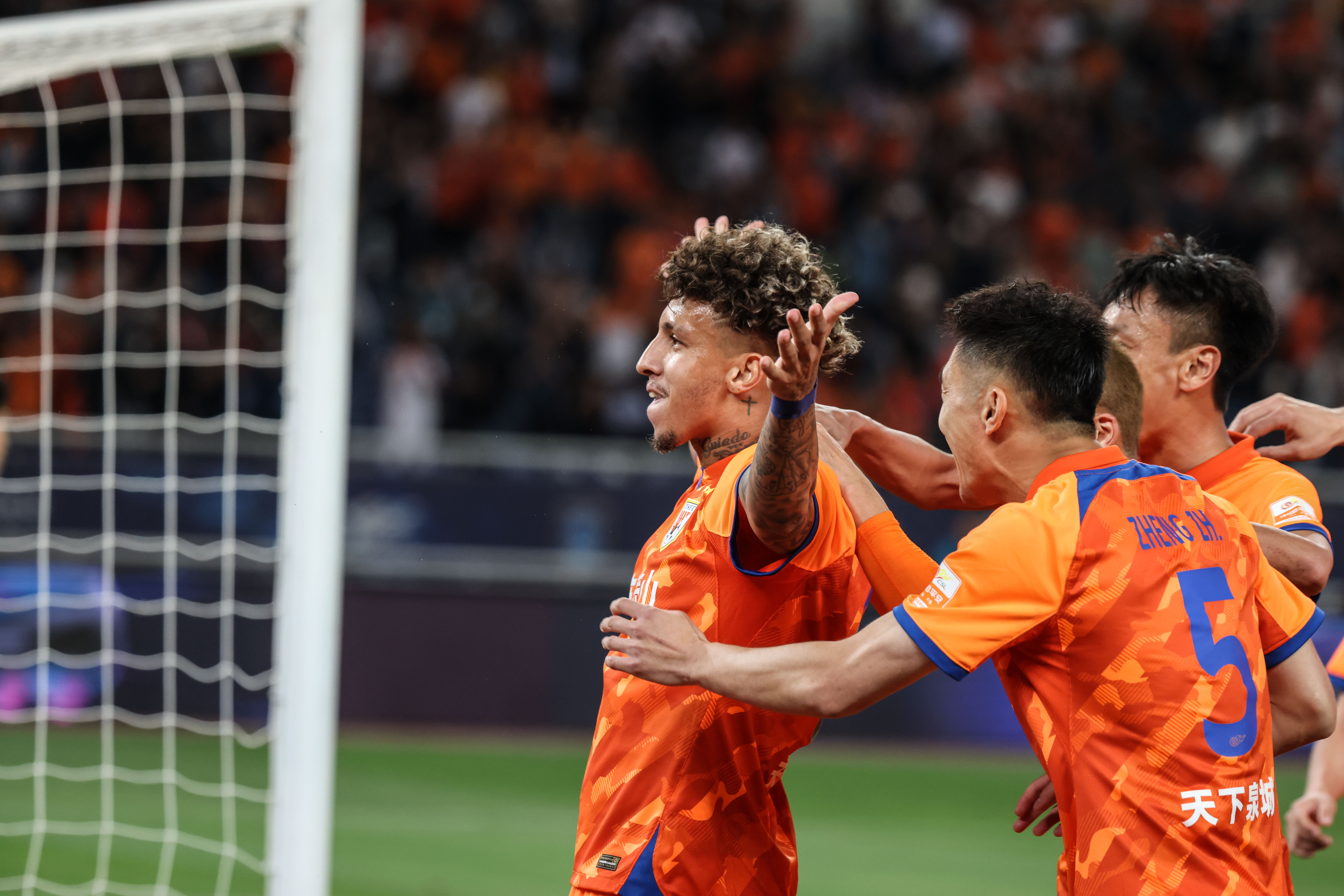 山东泰山vs深圳回放,体育足球中超山东泰山胜青岛海牛