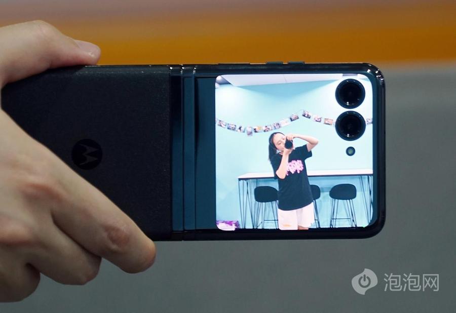 motorazr40ultra折叠屏测试,motorazr40ultra双卡测评