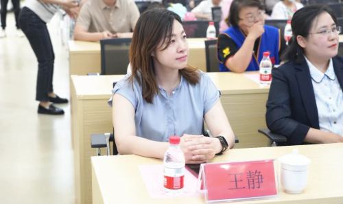 关爱困境儿童情暖童心,情系困境儿童