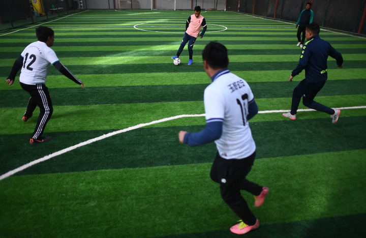 三江之源，绿茵场绽放美丽“同心圆”