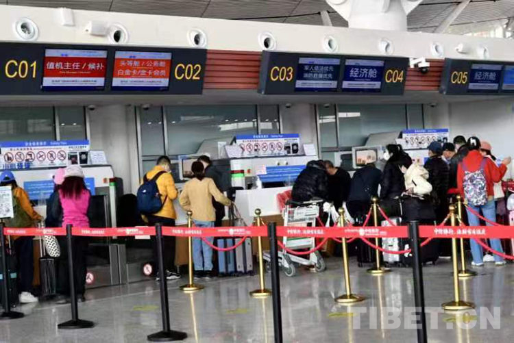 因为飞机备降延误航班,航班备降一直在拖时间