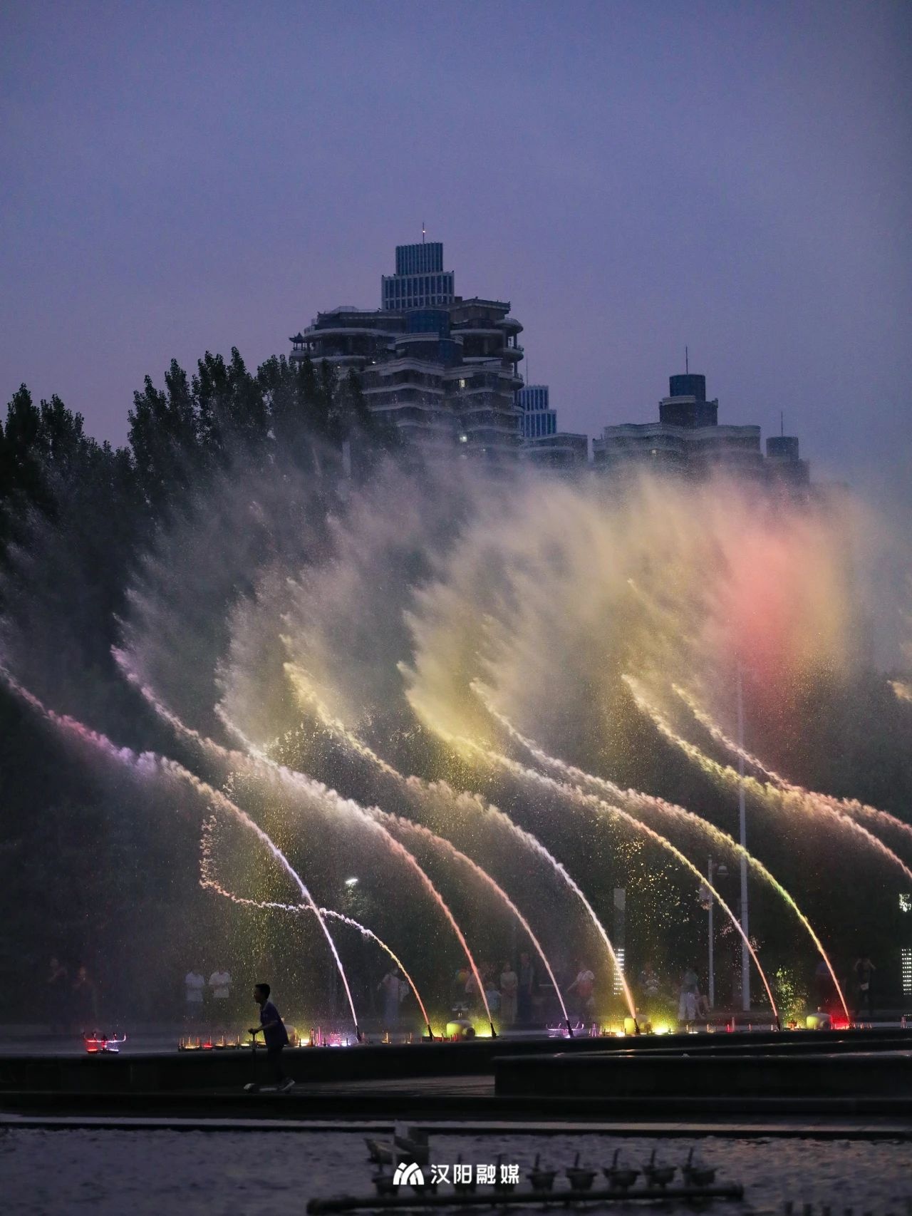 武汉音乐喷泉在哪里,武汉最大喷泉在哪里