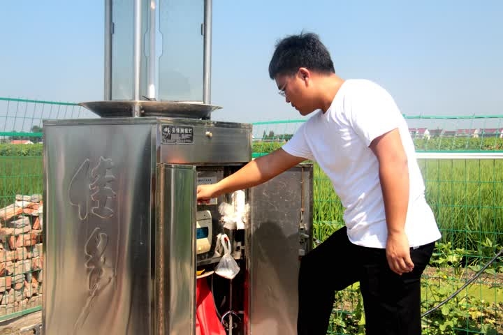 图评：为不辞劳苦的“新农人”加点“甜”