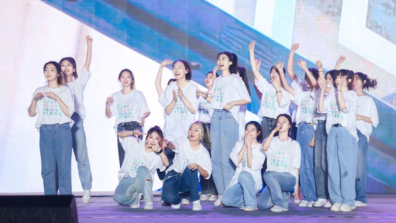 “画·时代”湖北美术学院毕业季开启