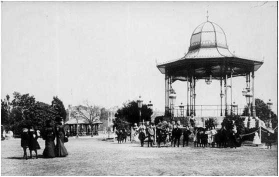 上海租界的外滩公园告示牌,上海外滩不解之谜