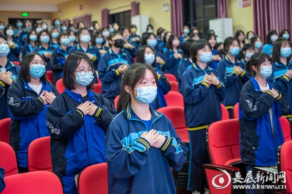 娄底市金海高级中学图片,娄底娄星区金海高级中学