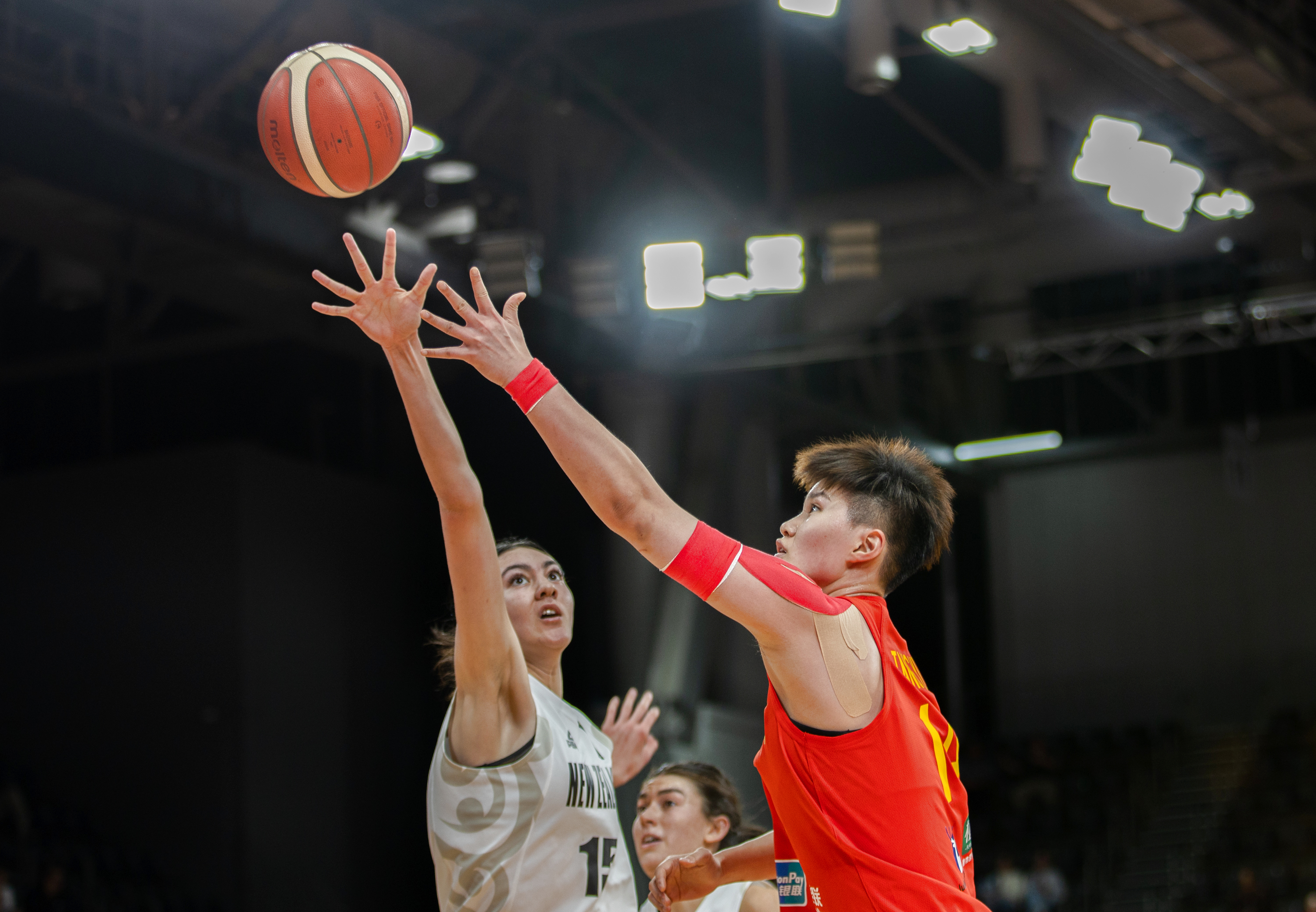 12年等待,今朝梦圆——记中国女篮重夺亚洲杯冠军