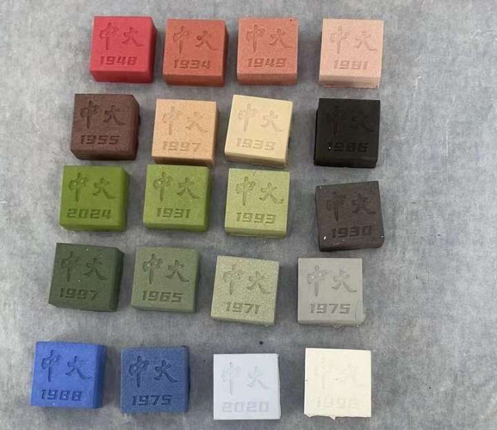 三所高校录取通知书让人耳目一新,2022年各高校录取通知书排名