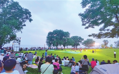 远山如黛近水含烟下一句,远山如黛近水含烟文案