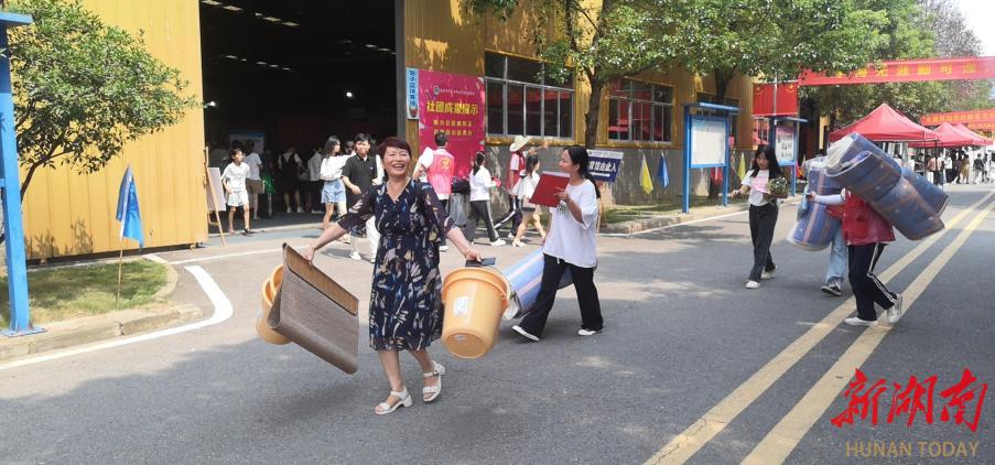 长沙华中医护科技中等职业学校,长沙市华中医卫科技中等专业学校